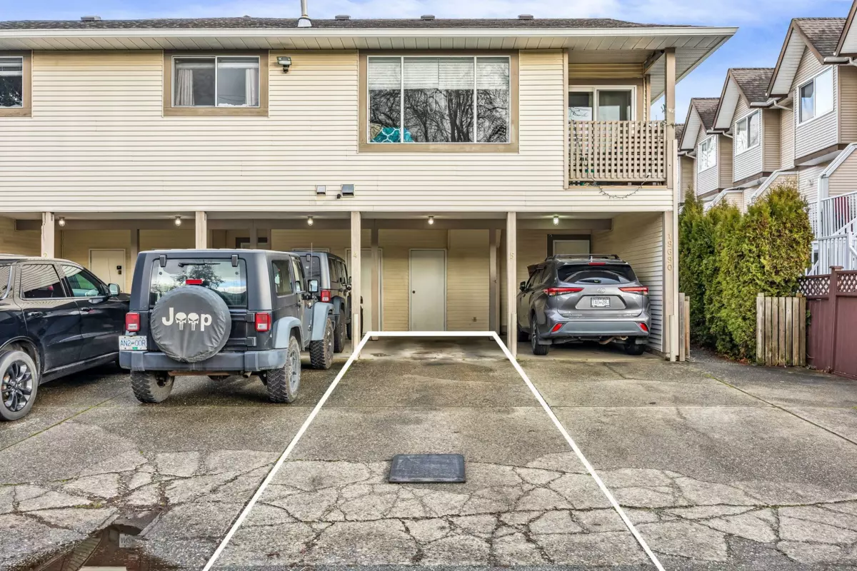Kitchen Photo of 4 19690 56 Avenue, Langley, BC