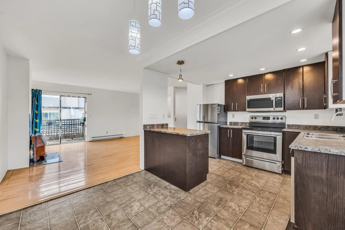 Walk-In Closet Photo of 4 19690 56 Avenue, Langley, BC
