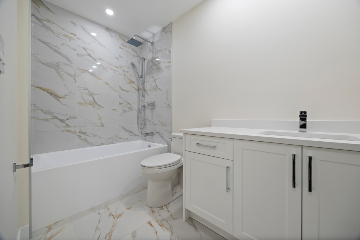 Laundry Room Photo of 6174 W Greenside Drive, Surrey, BC