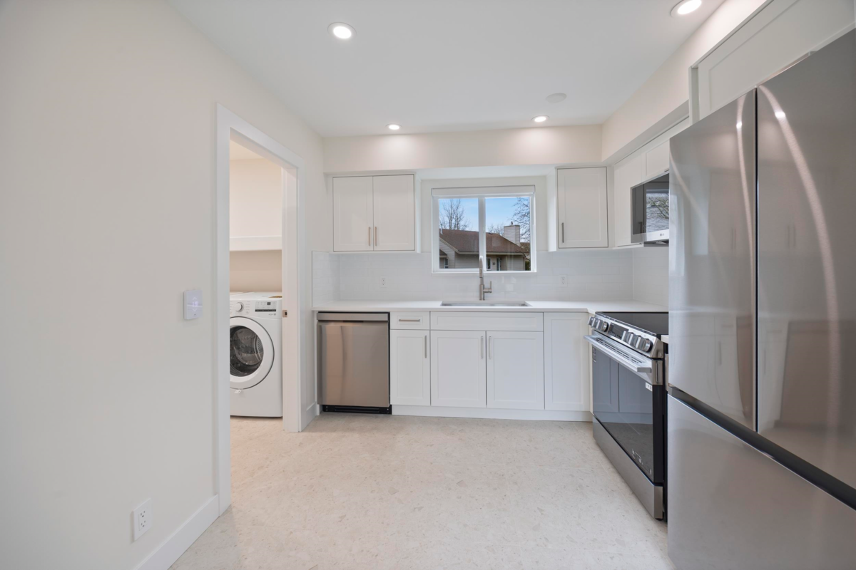 Primary Bathroom Photo of 6174 W Greenside Drive, Surrey, BC