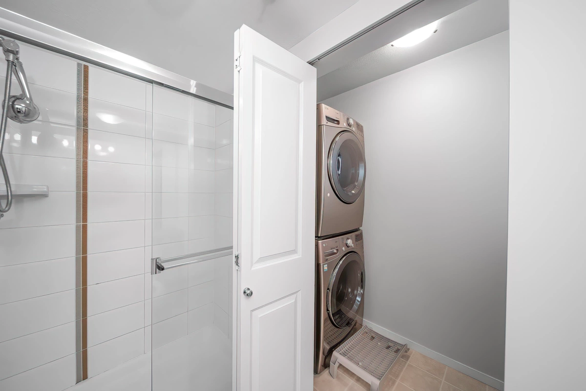 Office / Den Photo of 309 9283 Government Street, Burnaby, BC