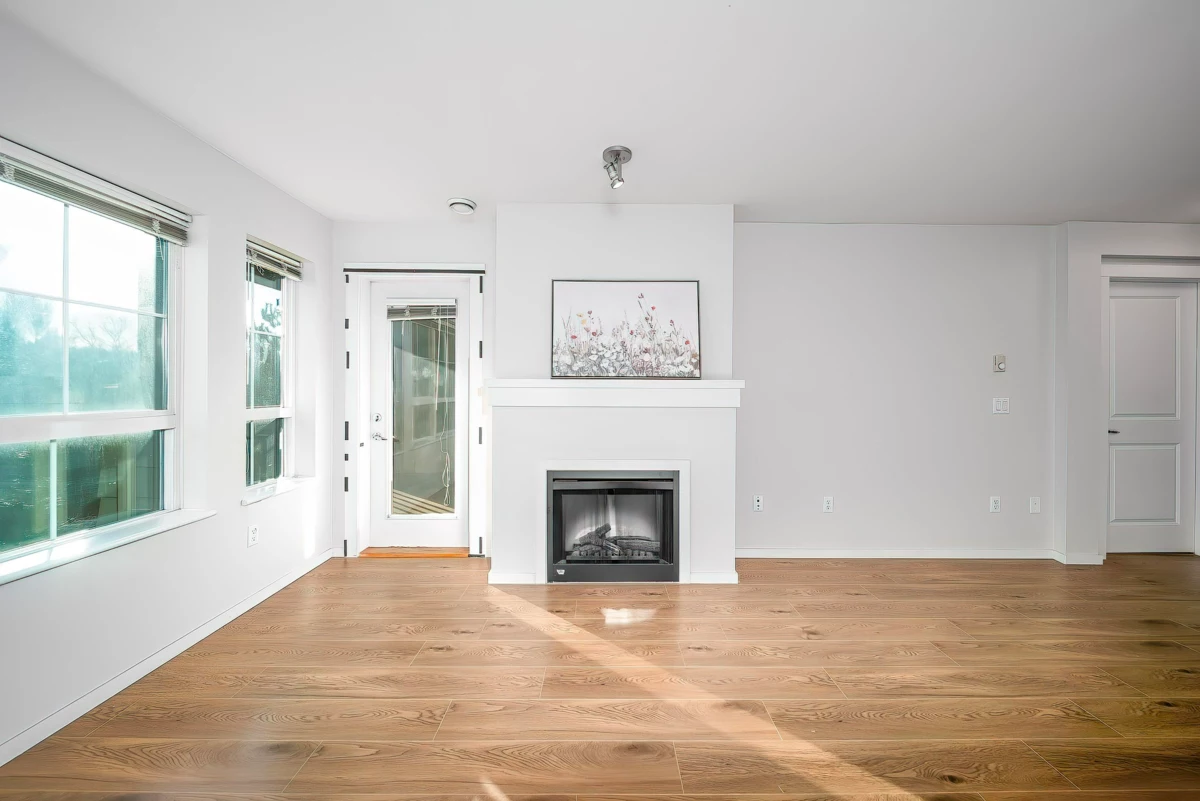 Primary Bathroom Photo of 309 9283 Government Street, Burnaby, BC