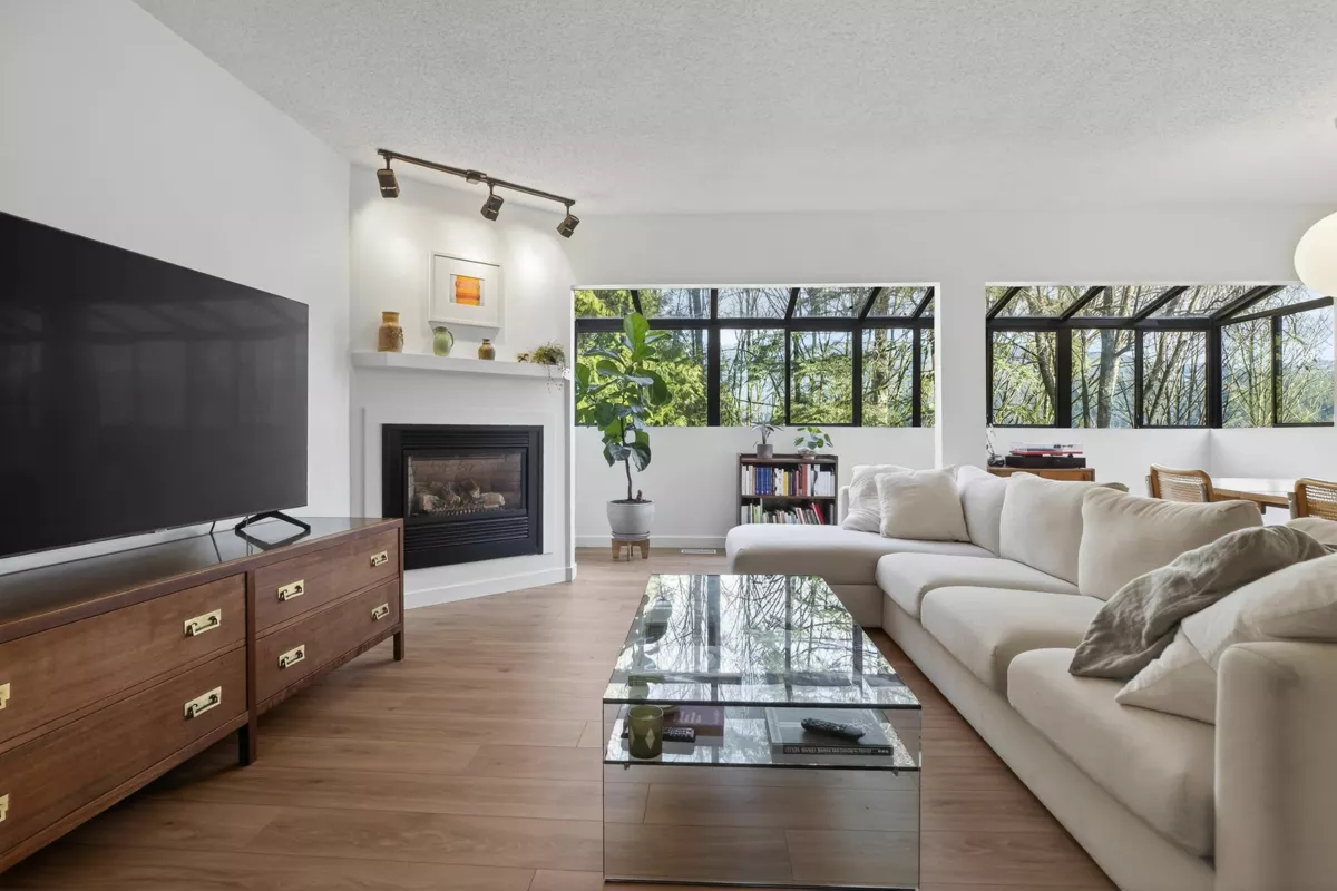 Dining Area Photo of 526 Cardiff Way, Port Moody, BC