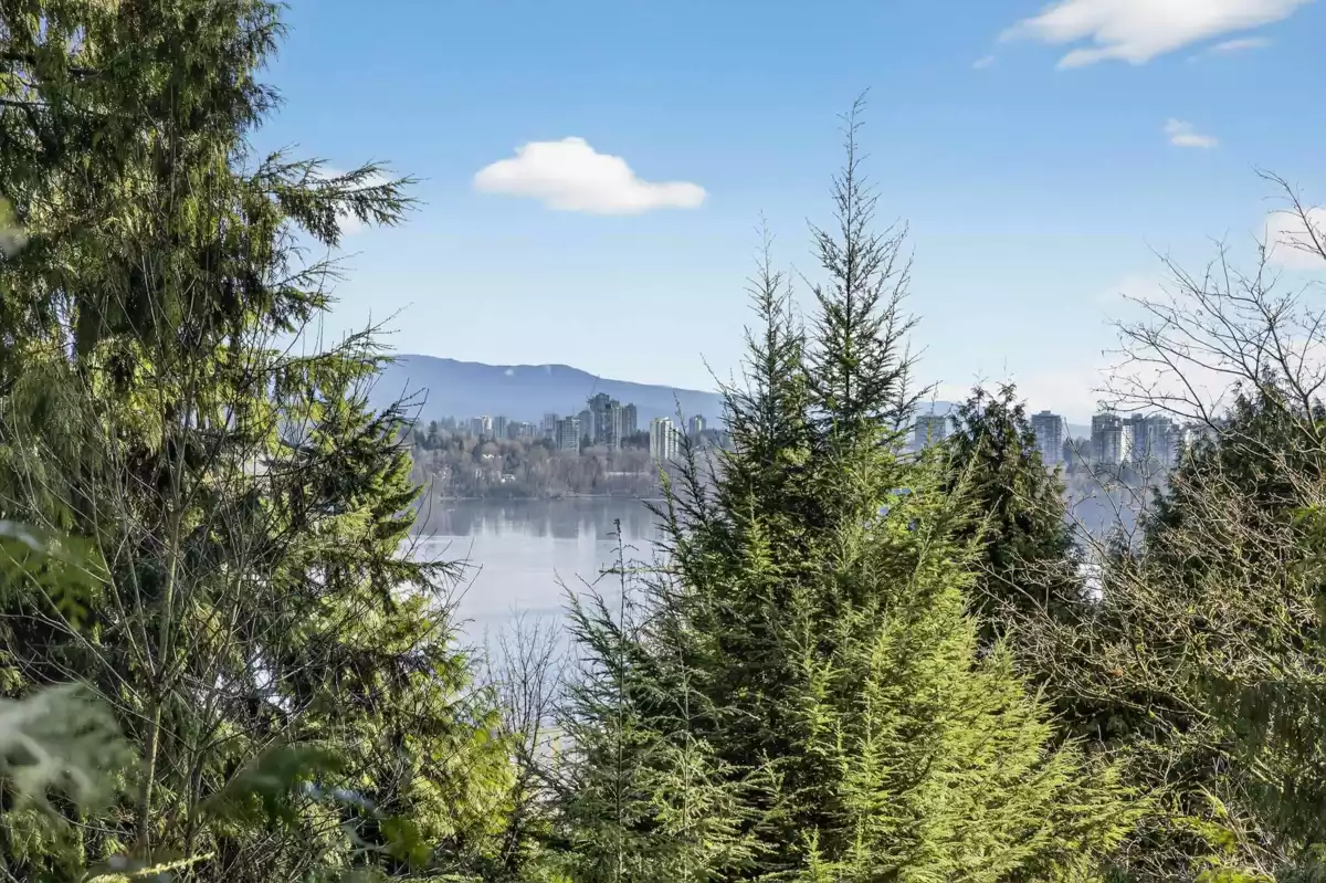 Hot Tub / Spa Photo of 526 Cardiff Way, Port Moody, BC