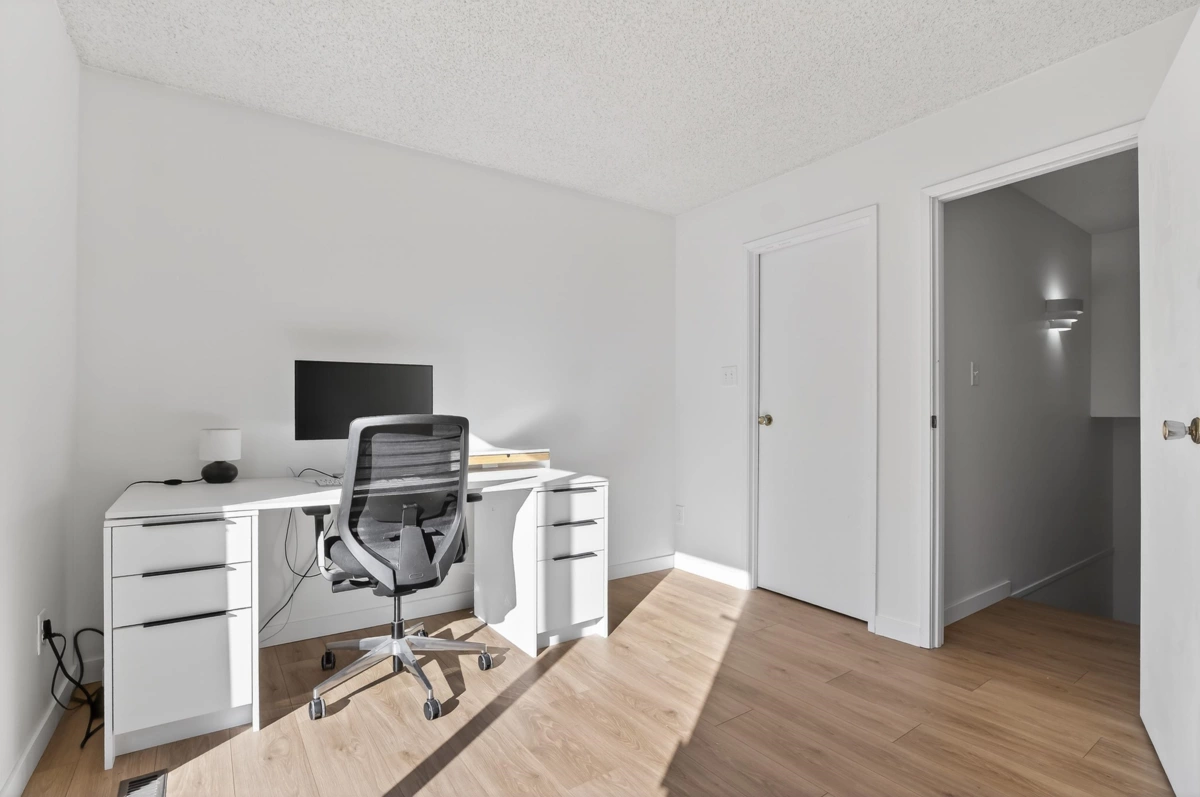 Staircase Photo of 526 Cardiff Way, Port Moody, BC