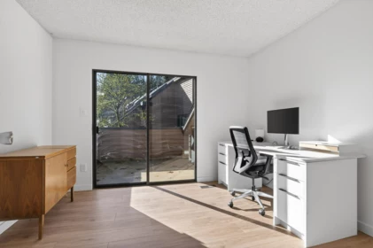 Hallway Photo of 526 Cardiff Way, Port Moody, BC