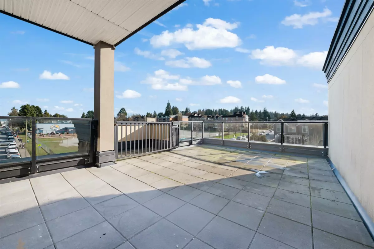 Kitchen Island Photo of 502 2191 Shaughnessy Street, Port Coquitlam, BC