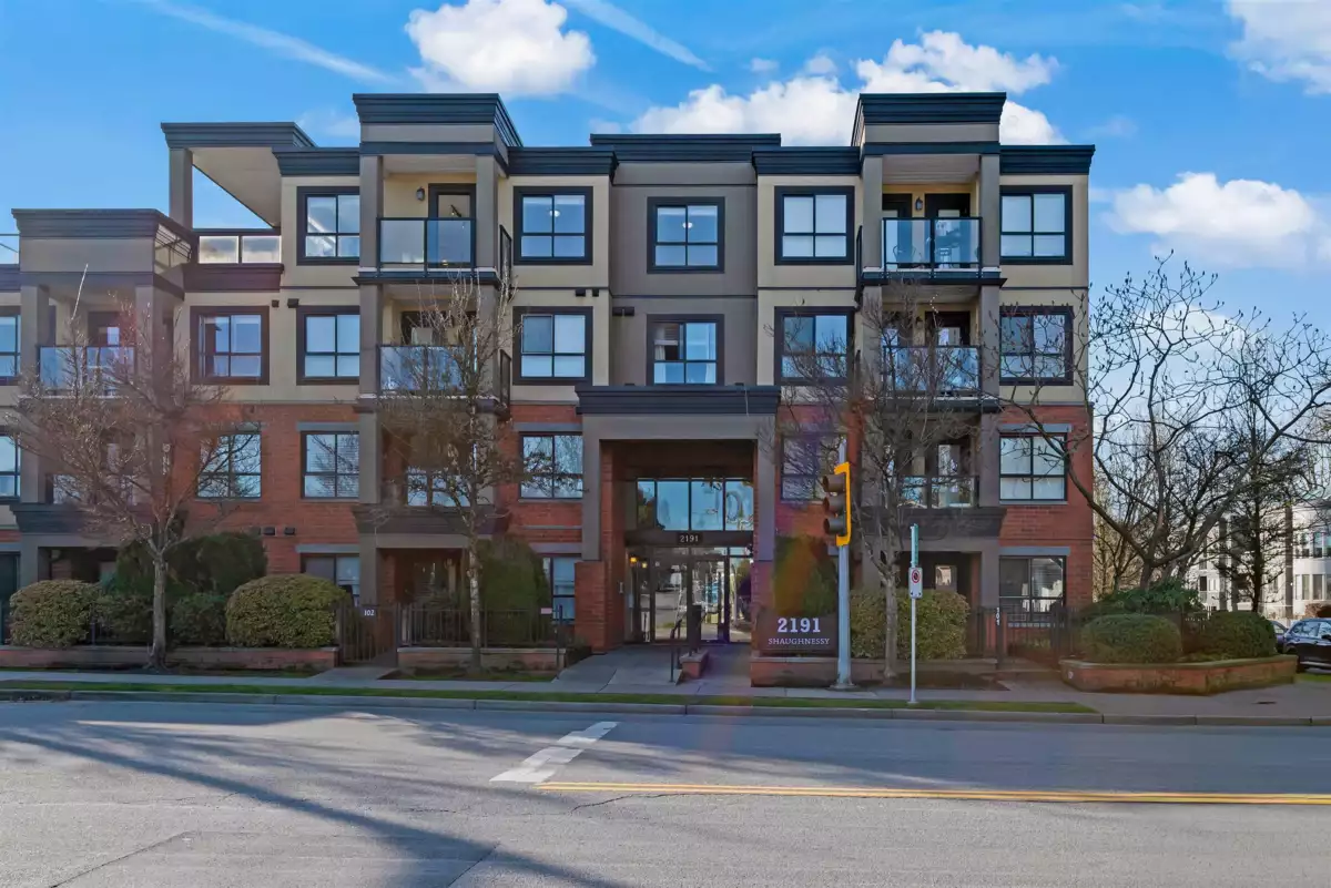 Living Room Photo of 502 2191 Shaughnessy Street, Port Coquitlam, BC