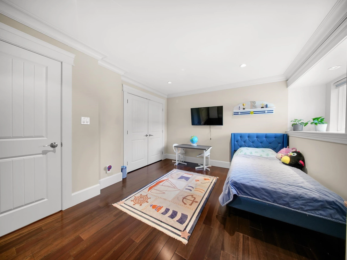 Backyard Photo of 3263 Norwood Avenue, North Vancouver, BC