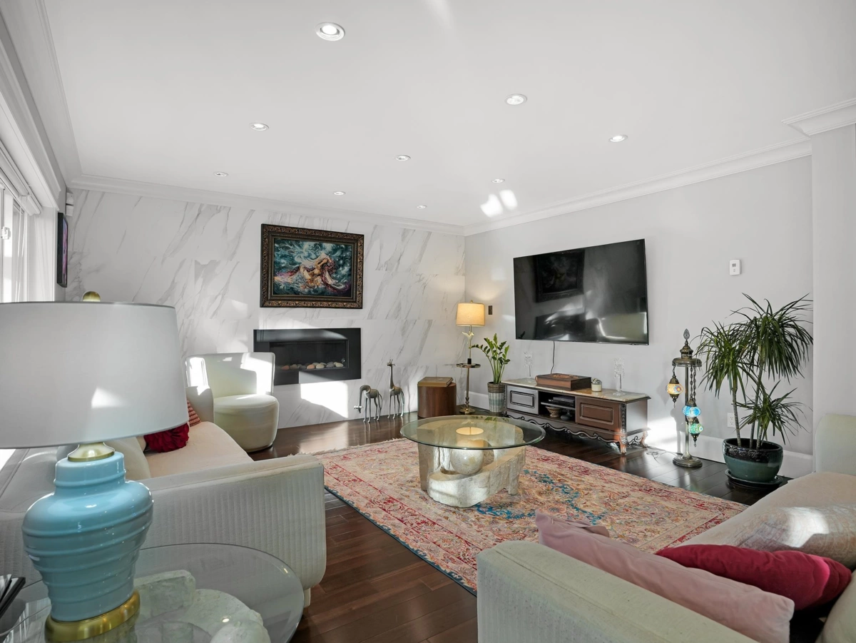 Dining Area Photo of 3263 Norwood Avenue, North Vancouver, BC