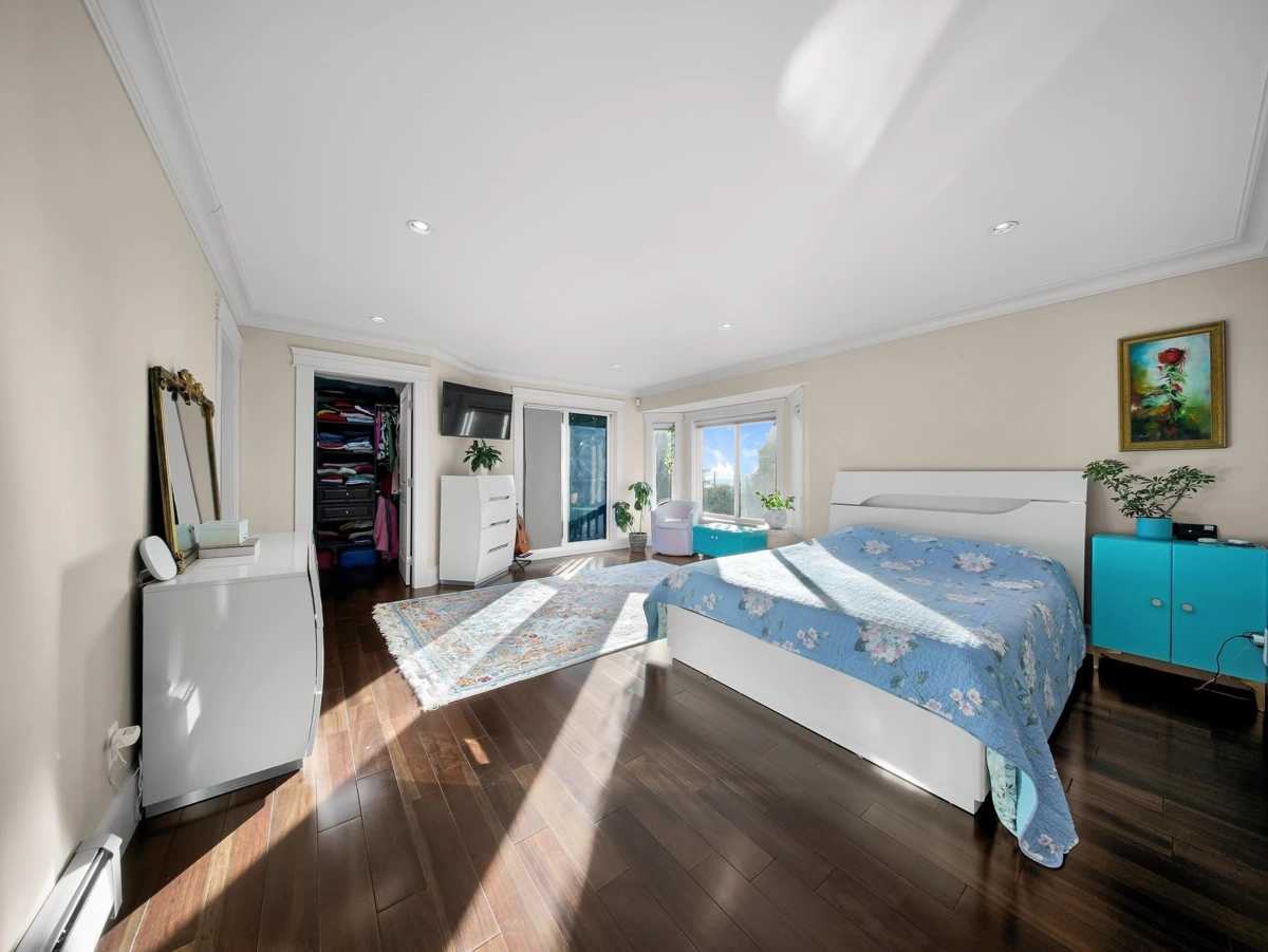 Entry Foyer Photo of 3263 Norwood Avenue, North Vancouver, BC