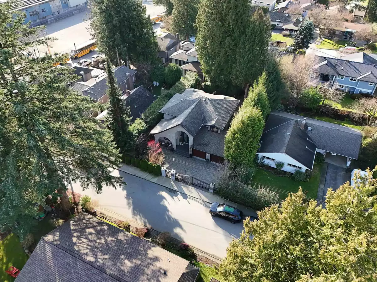 Fitness Center Photo Near 3263 Norwood Avenue, North Vancouver, BC