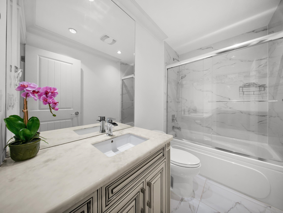 Front Yard Photo of 3263 Norwood Avenue, North Vancouver, BC