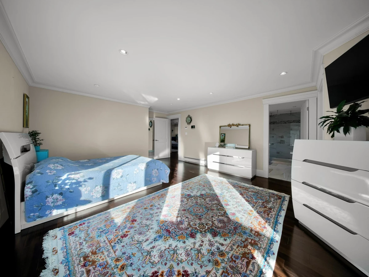 Hallway Photo of 3263 Norwood Avenue, North Vancouver, BC