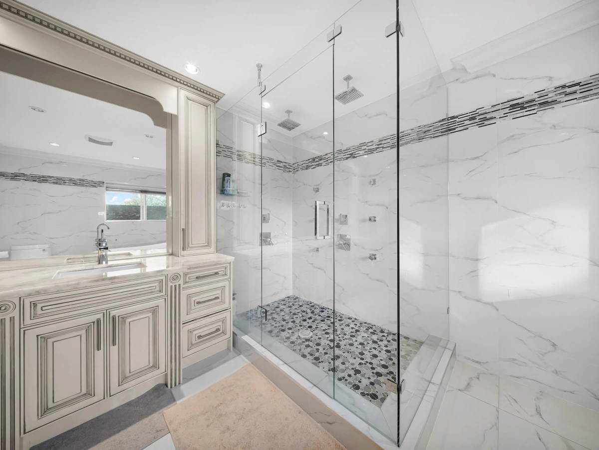 Outdoor Patio Photo of 3263 Norwood Avenue, North Vancouver, BC