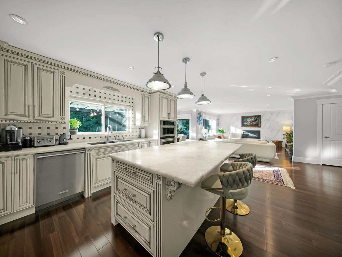 Walk-In Closet Photo of 3263 Norwood Avenue, North Vancouver, BC