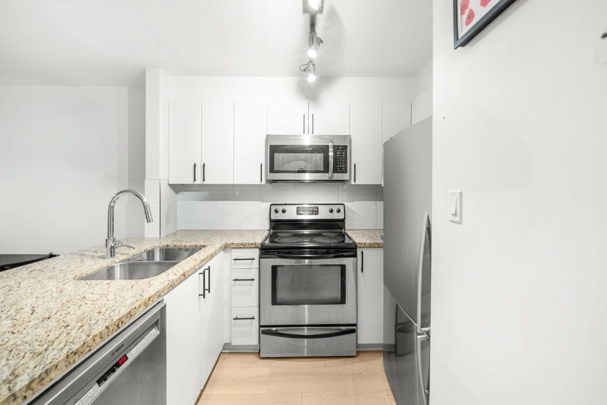Primary Bedroom Photo of 203 930 W 16th Avenue, Vancouver, BC