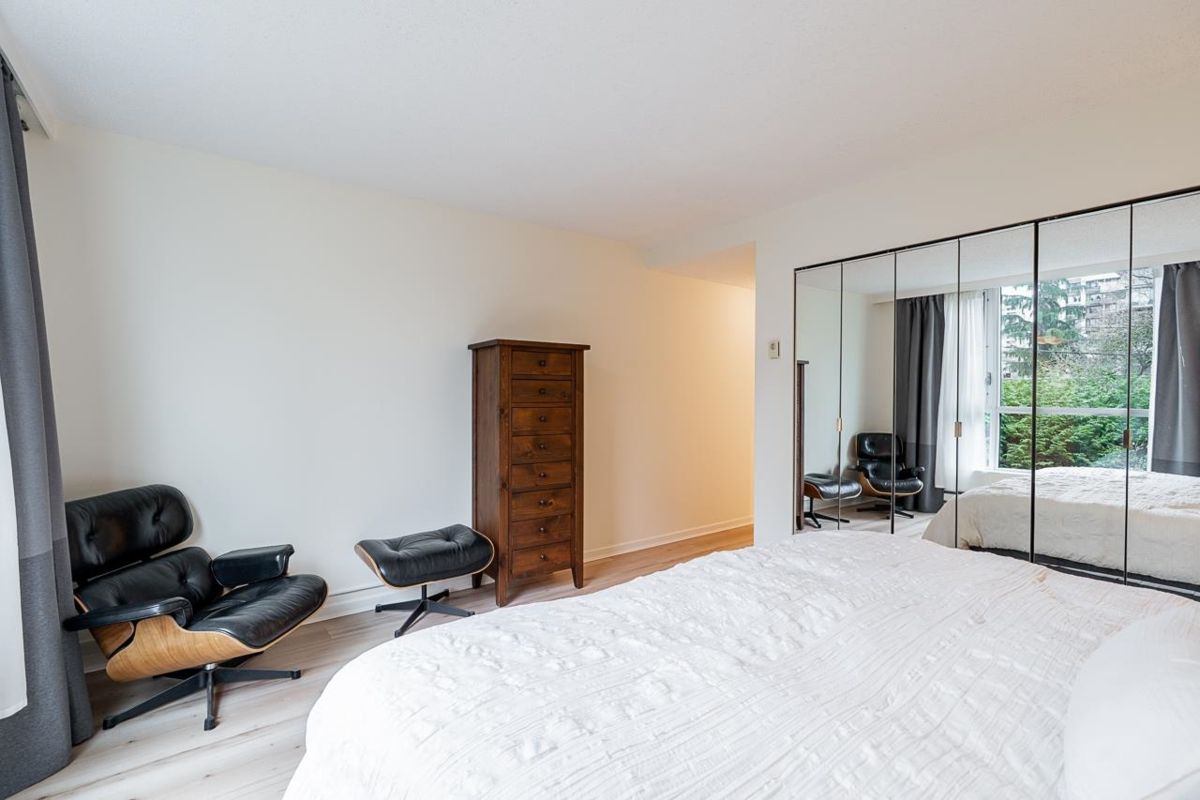 Powder Room Photo of 303 1345 Burnaby Street, Vancouver, BC