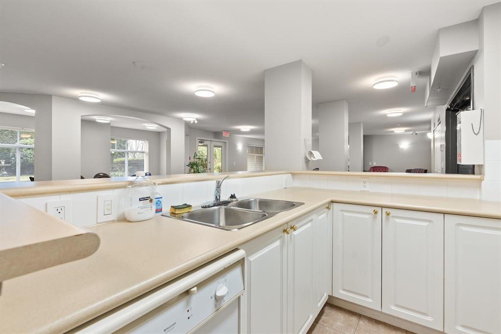 Backyard Photo of 212 4770 52a Street, Delta, BC