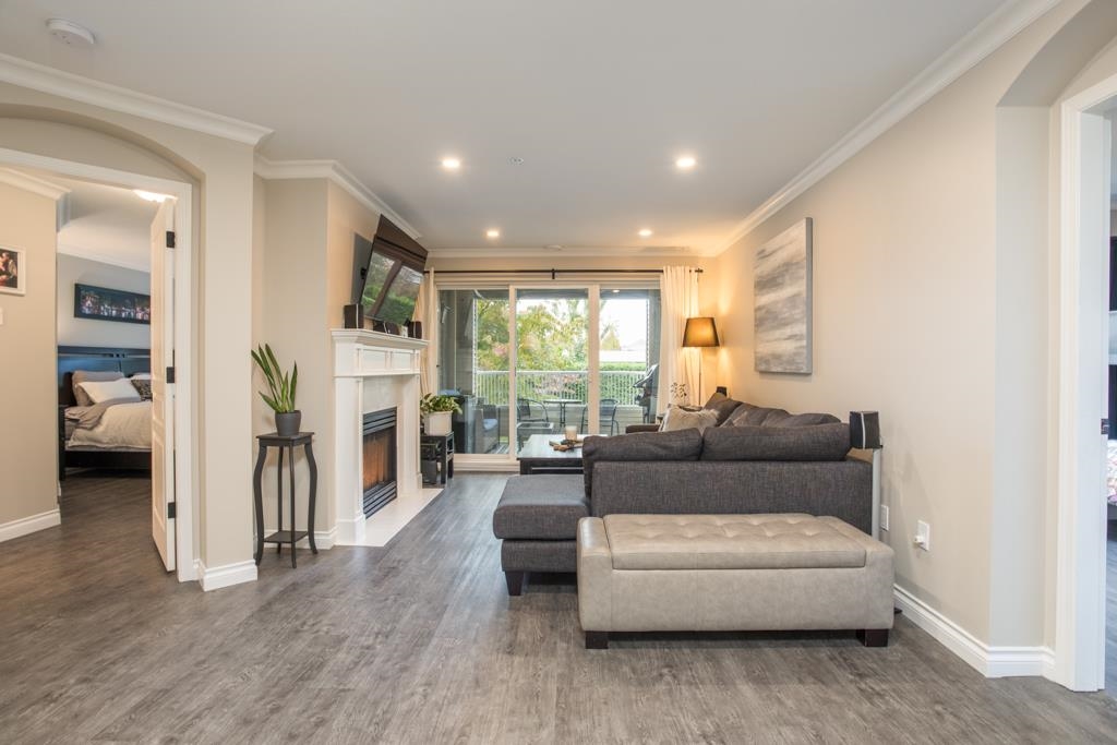 Dining Area Photo of 212 4770 52a Street, Delta, BC