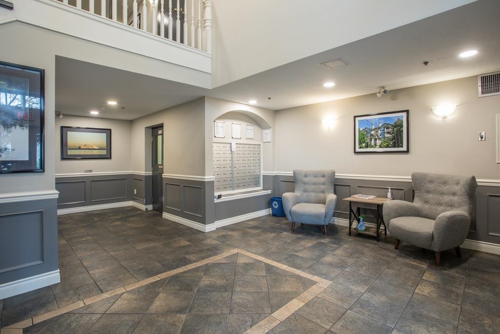 Hallway Photo of 212 4770 52a Street, Delta, BC