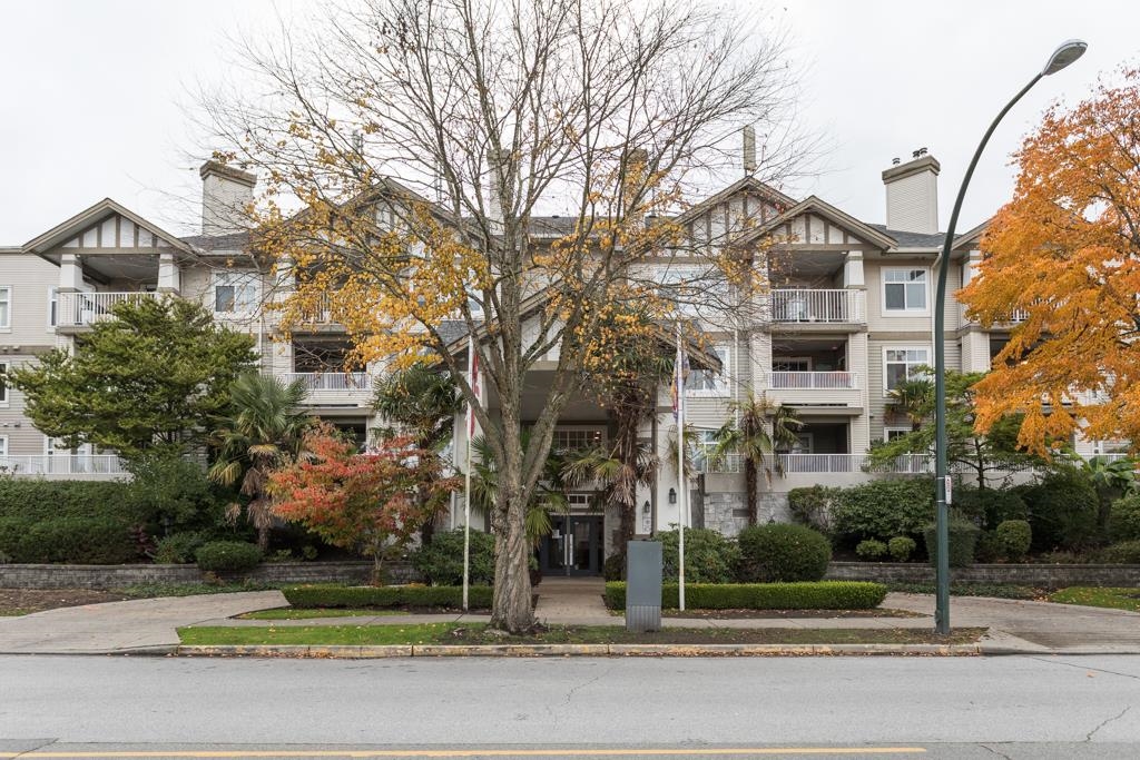 Hot Tub / Spa Photo of 212 4770 52a Street, Delta, BC