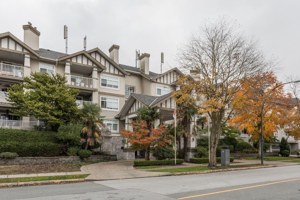 Outdoor Kitchen Photo of 212 4770 52a Street, Delta, BC