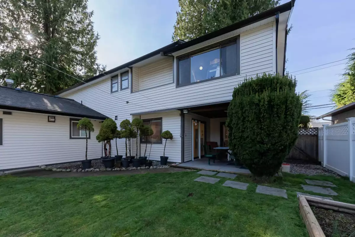 Front Yard Photo of 9252 204 Street, Langley, BC