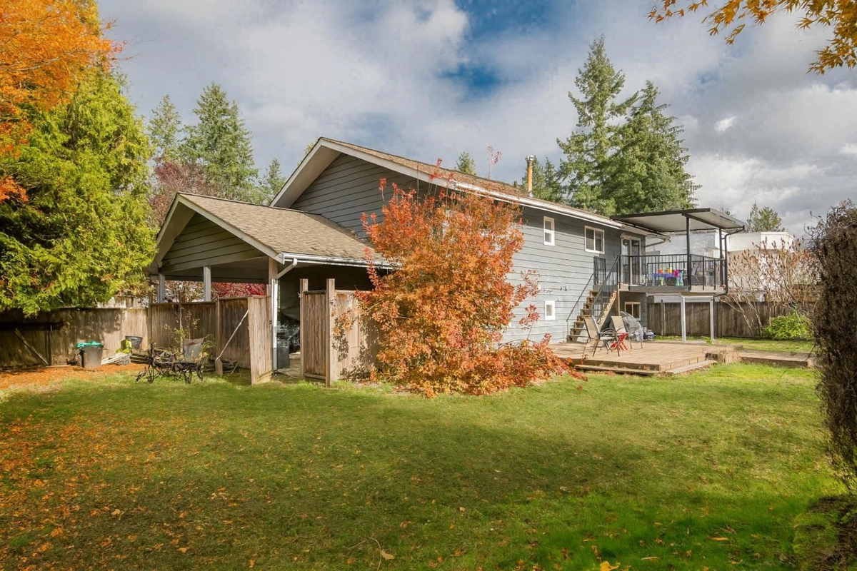 Kitchen Island Photo of 20844 45a Avenue, Langley, BC