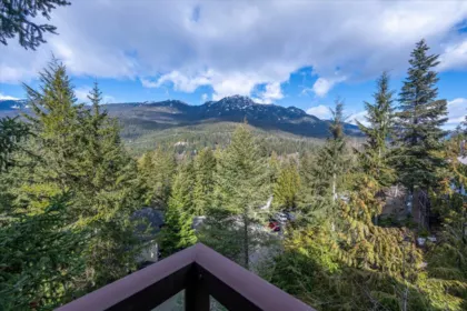 Breakfast Nook Photo of 2314 Cayley Close, Whistler, BC