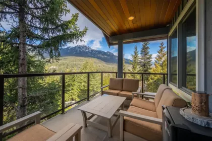 Kitchen Island Photo of 2314 Cayley Close, Whistler, BC