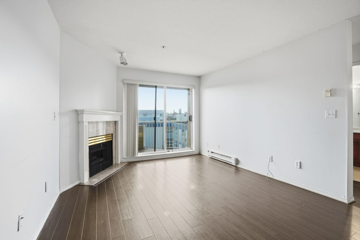 Bedroom 3 Photo of 433 32830 George Ferguson Way, Abbotsford, BC