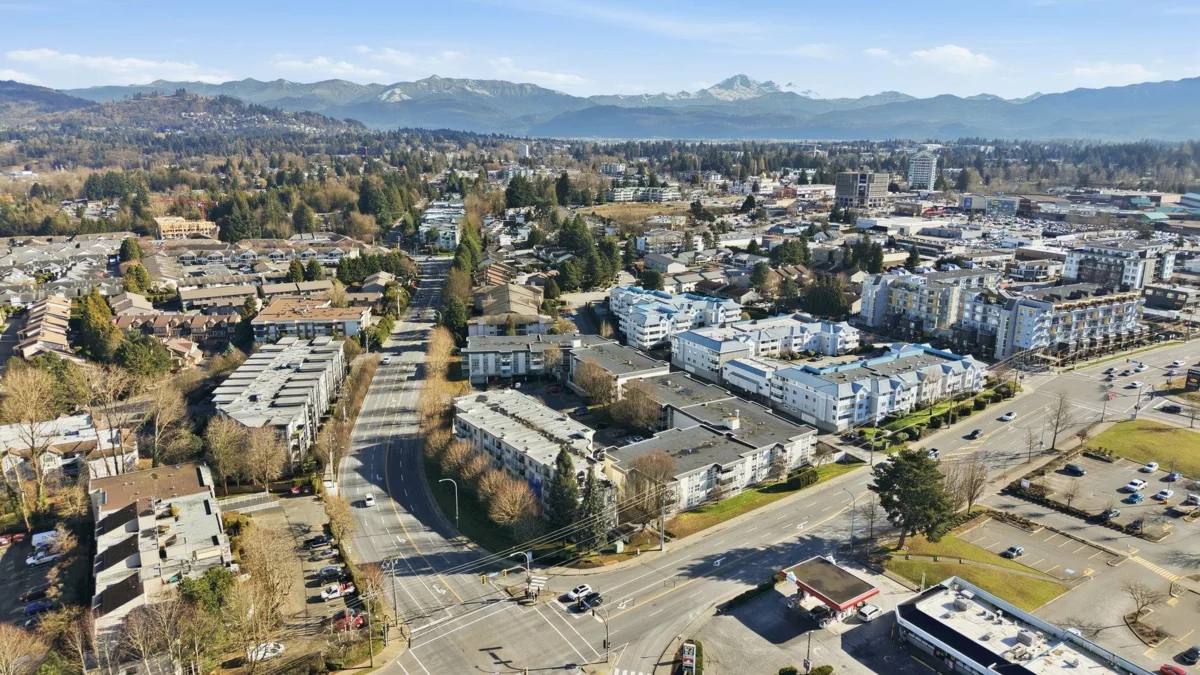 Hot Tub / Spa Photo of 433 32830 George Ferguson Way, Abbotsford, BC