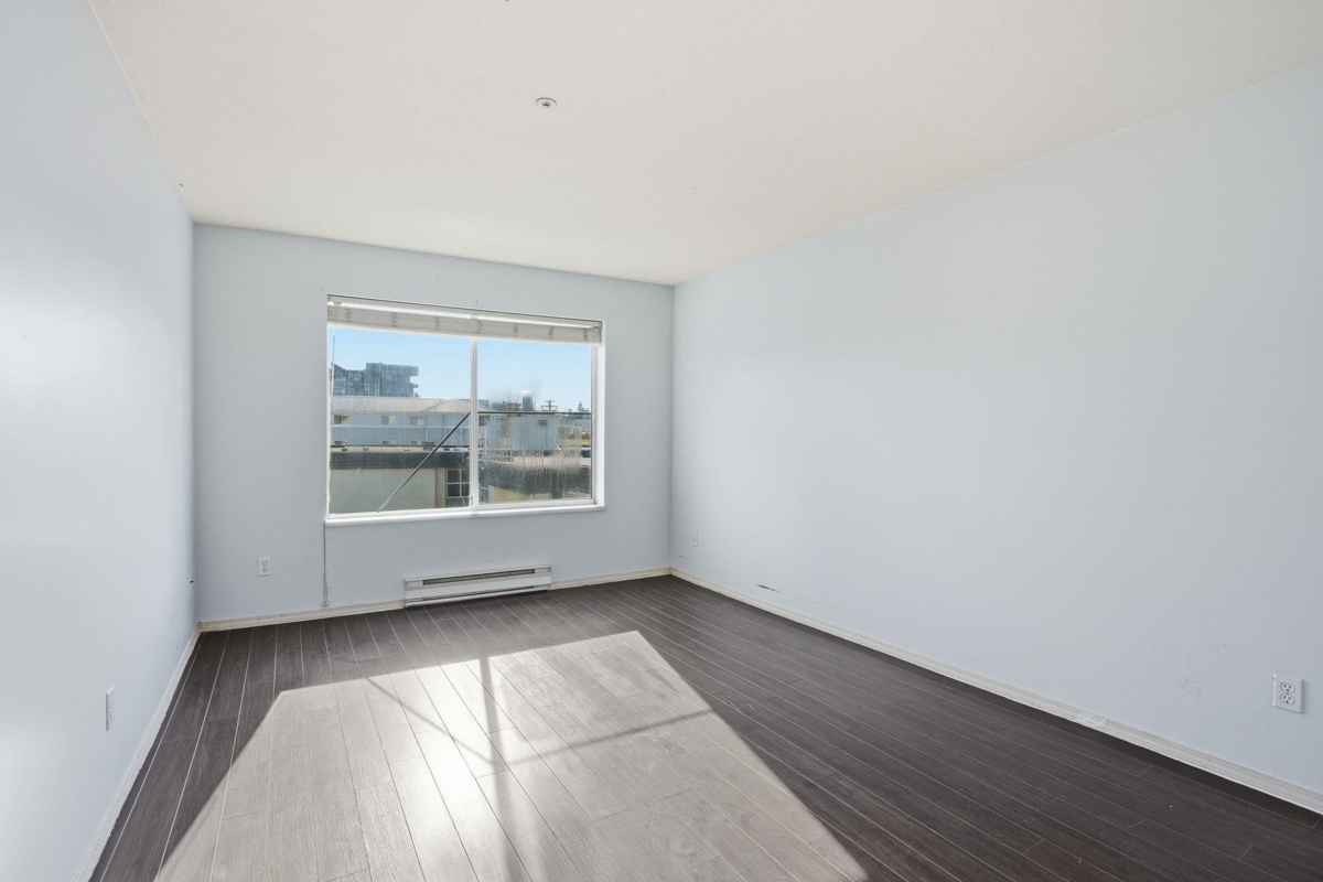 Loft / Bonus Room Photo of 433 32830 George Ferguson Way, Abbotsford, BC