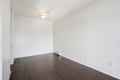 Staircase Photo of 433 32830 George Ferguson Way, Abbotsford, BC