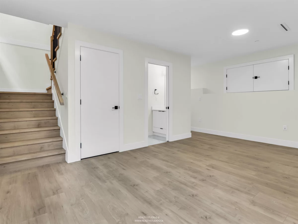 Entry Foyer Photo of 2 5221 Clarendon Street, Vancouver, BC