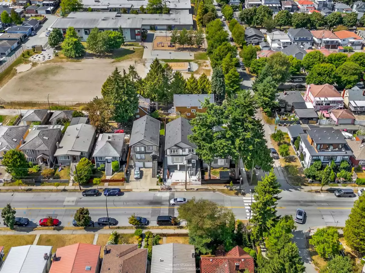 Fitness Center Photo Near 2 5221 Clarendon Street, Vancouver, BC