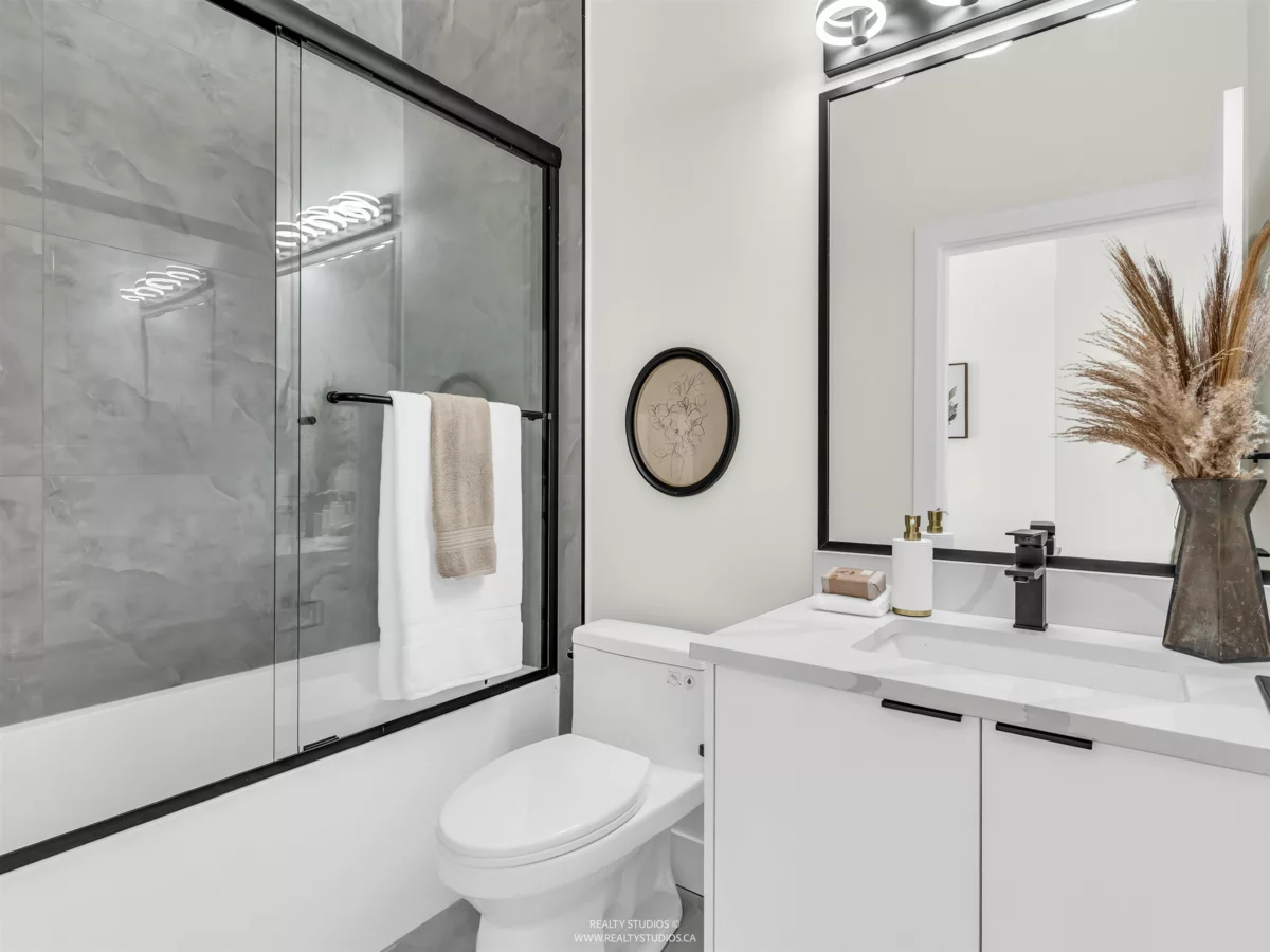 Mudroom Photo of 2 5221 Clarendon Street, Vancouver, BC