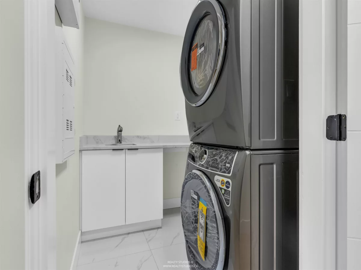 Outdoor Deck Photo of 2 5221 Clarendon Street, Vancouver, BC