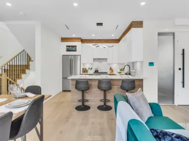 2 5221 Clarendon Street, Vancouver, BC