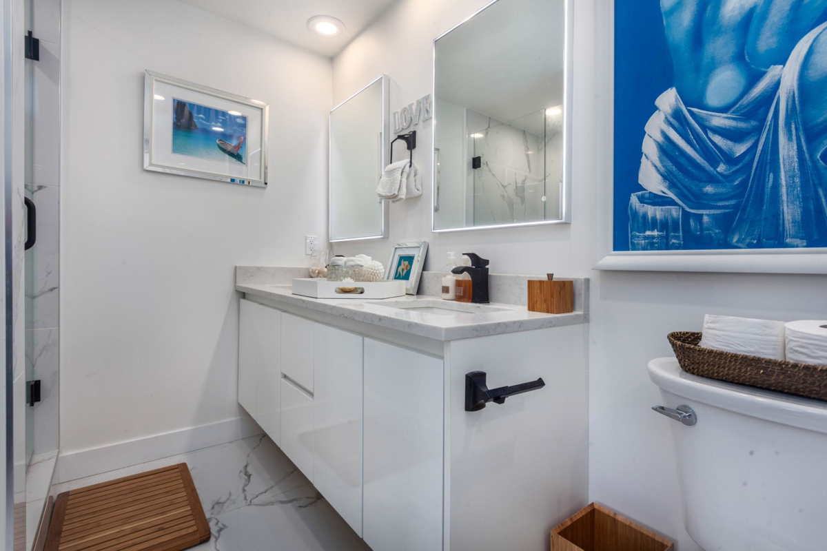 Bedroom 4 Photo of PH1 140 E 14th Street, North Vancouver, BC