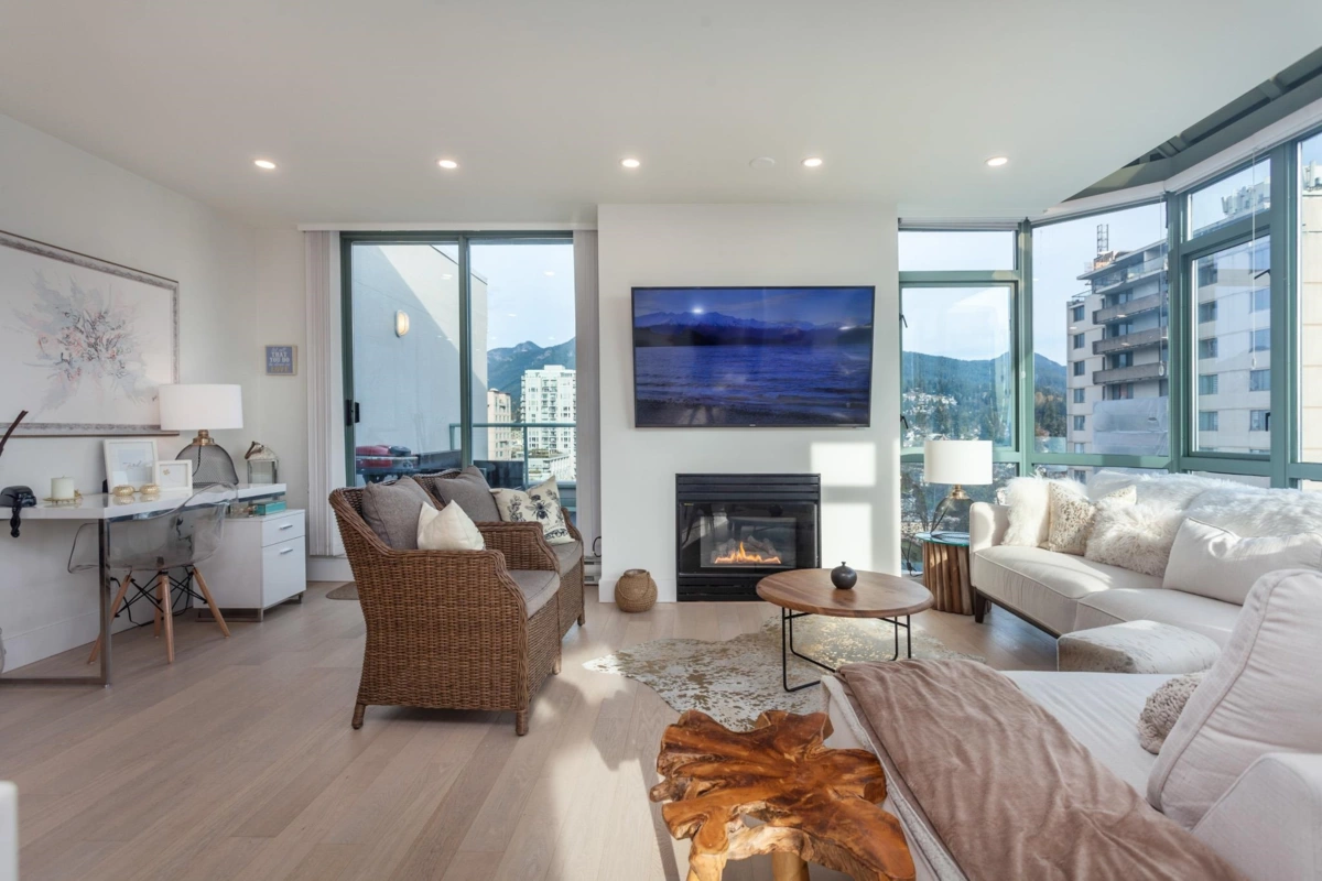 Living Room Photo of PH1 140 E 14th Street, North Vancouver, BC