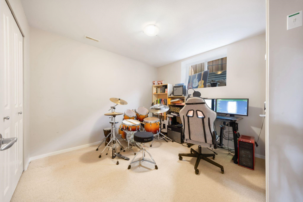 Entry Foyer Photo of 513 Forest Parkway, Port Moody, BC