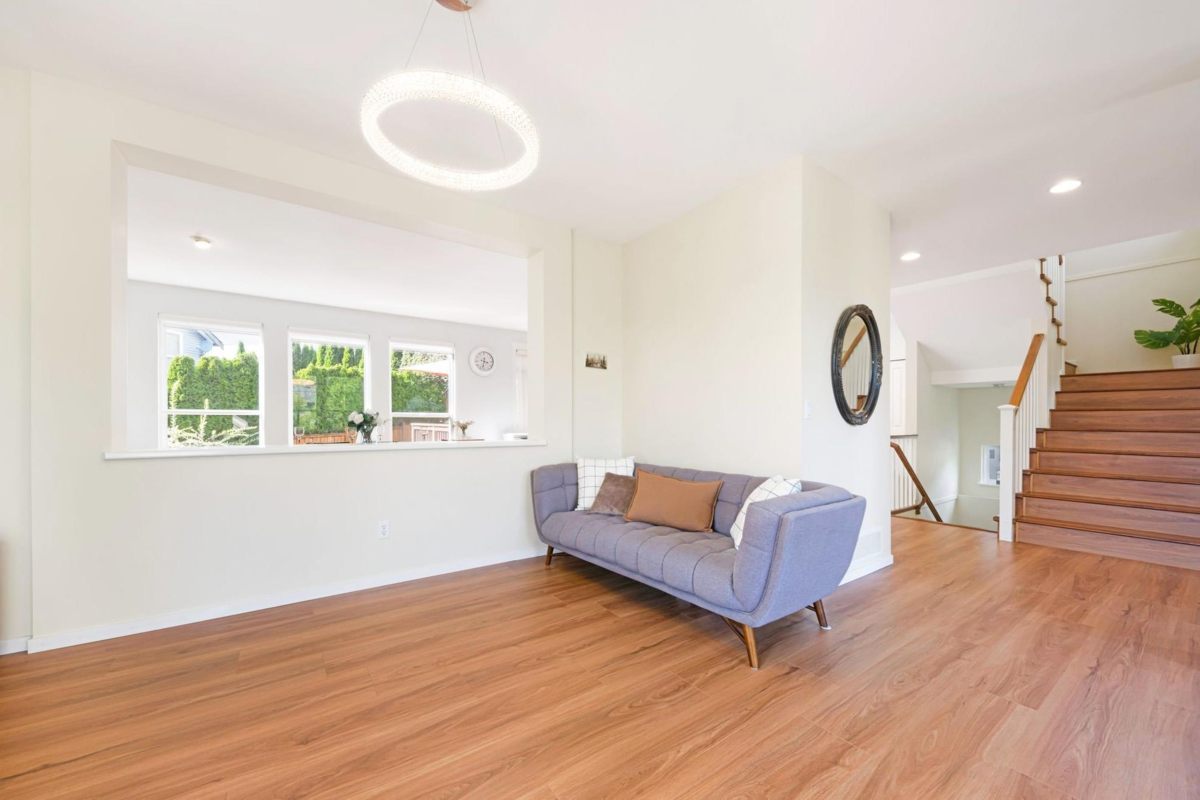 Family Room Photo of 513 Forest Parkway, Port Moody, BC