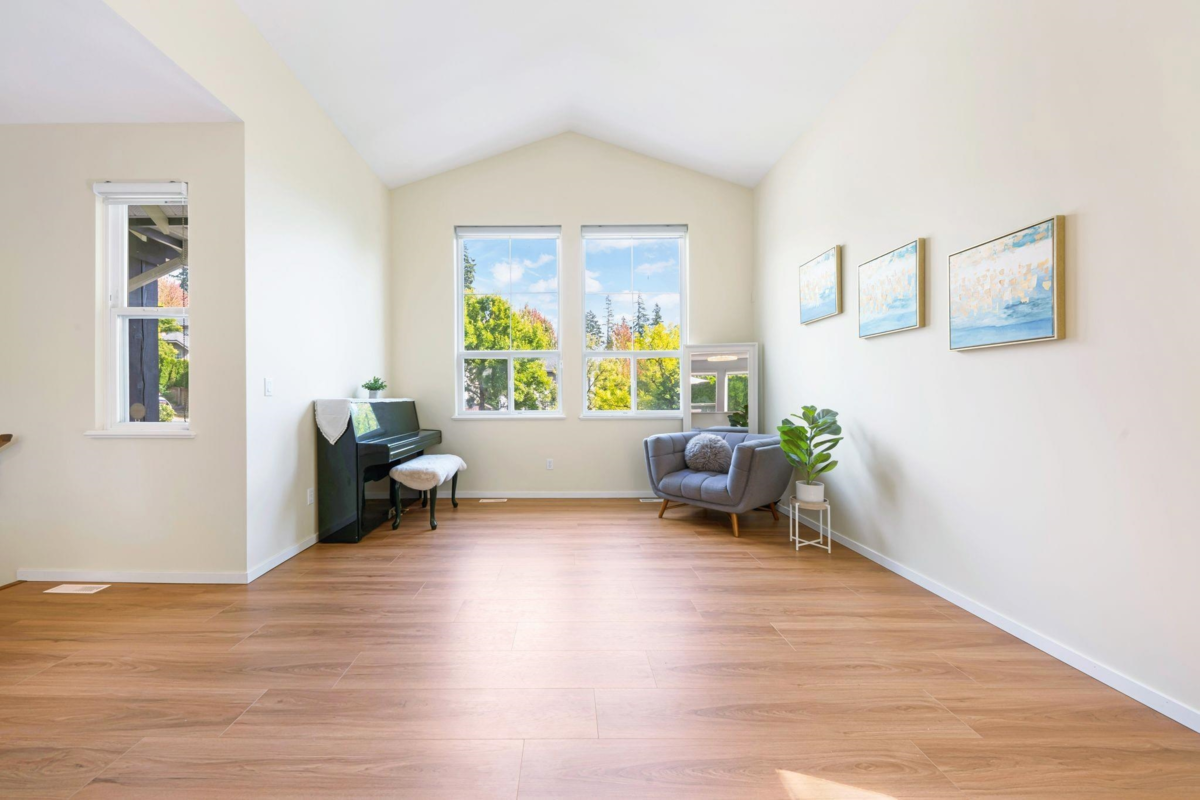 Living Room Photo of 513 Forest Parkway, Port Moody, BC