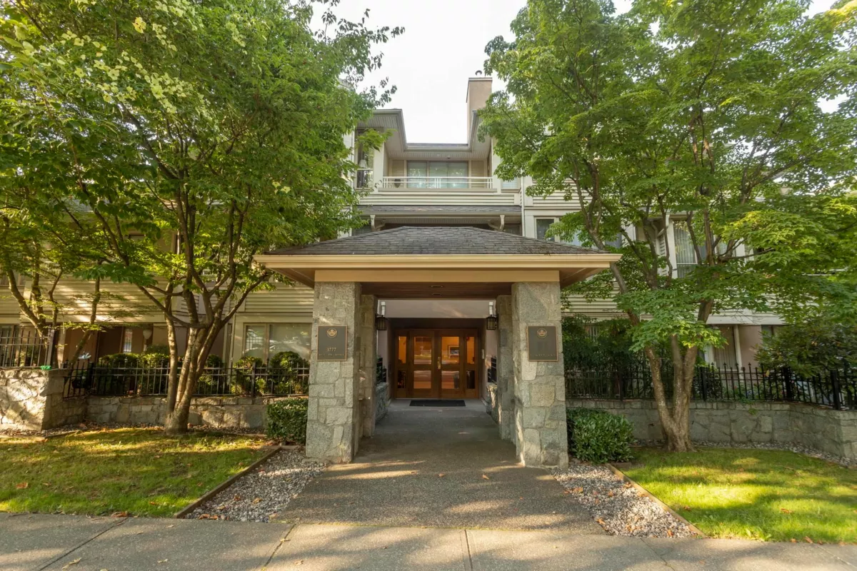 Exterior Front Photo of 405 3777 W 8th Avenue, Vancouver, BC