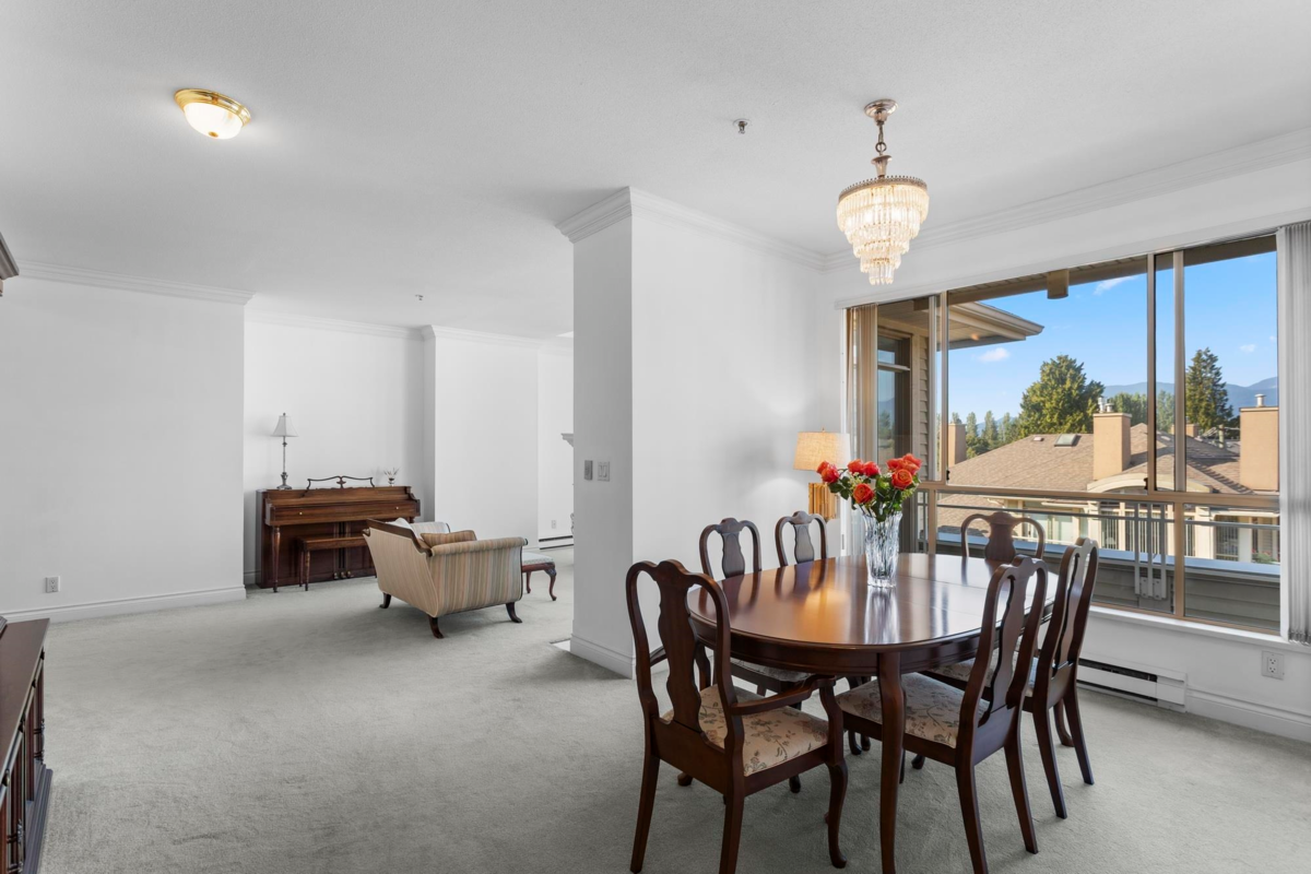 Kitchen Photo of 405 3777 W 8th Avenue, Vancouver, BC