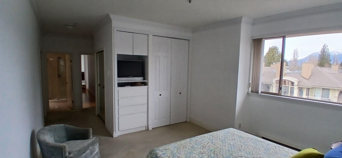 Walk-In Closet Photo of 405 3777 W 8th Avenue, Vancouver, BC