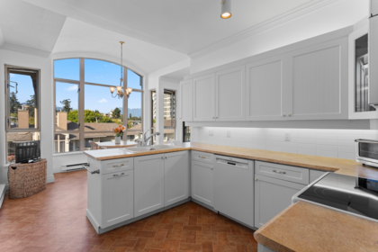 Kitchen Island Photo of 405 3777 W 8th Avenue, Vancouver, BC