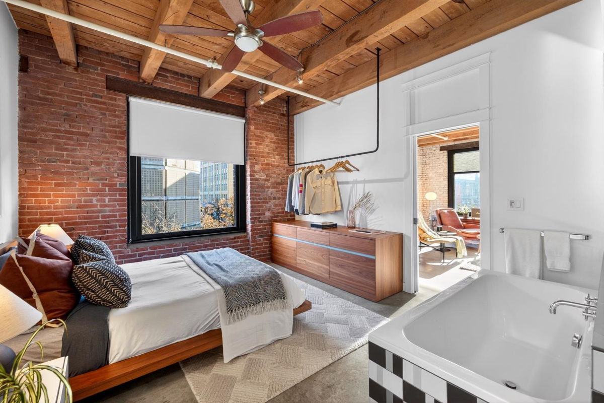 Mudroom Photo of 55 E Cordova Street, Vancouver, BC